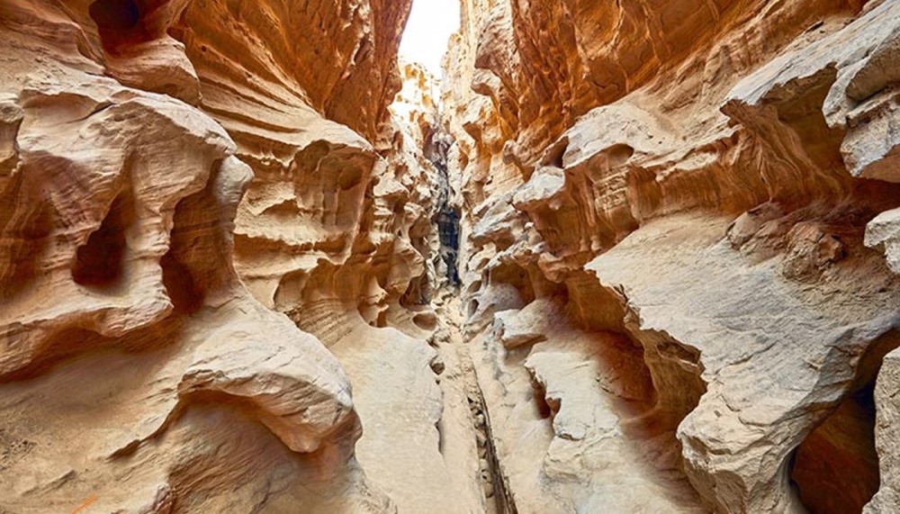 دره چاه کوه قشم