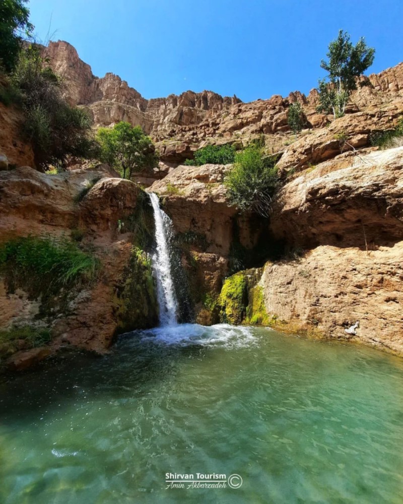 آبشار اسطرخی