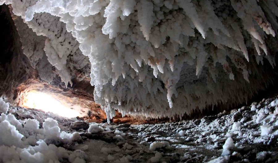 عکس های غار نمکی قشم